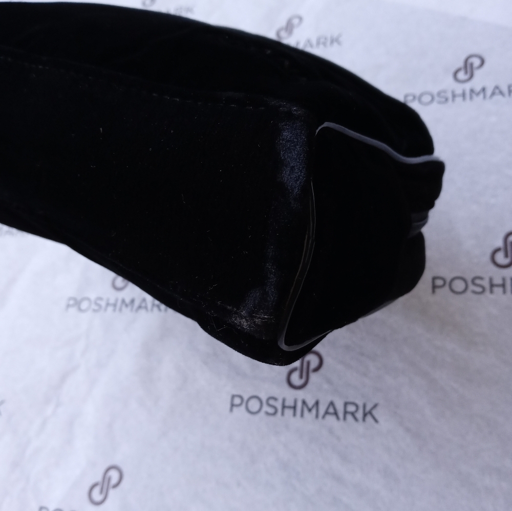 Chanel Velvet Cosmetic Bag with Double. Zippers - Picture 8 of 10